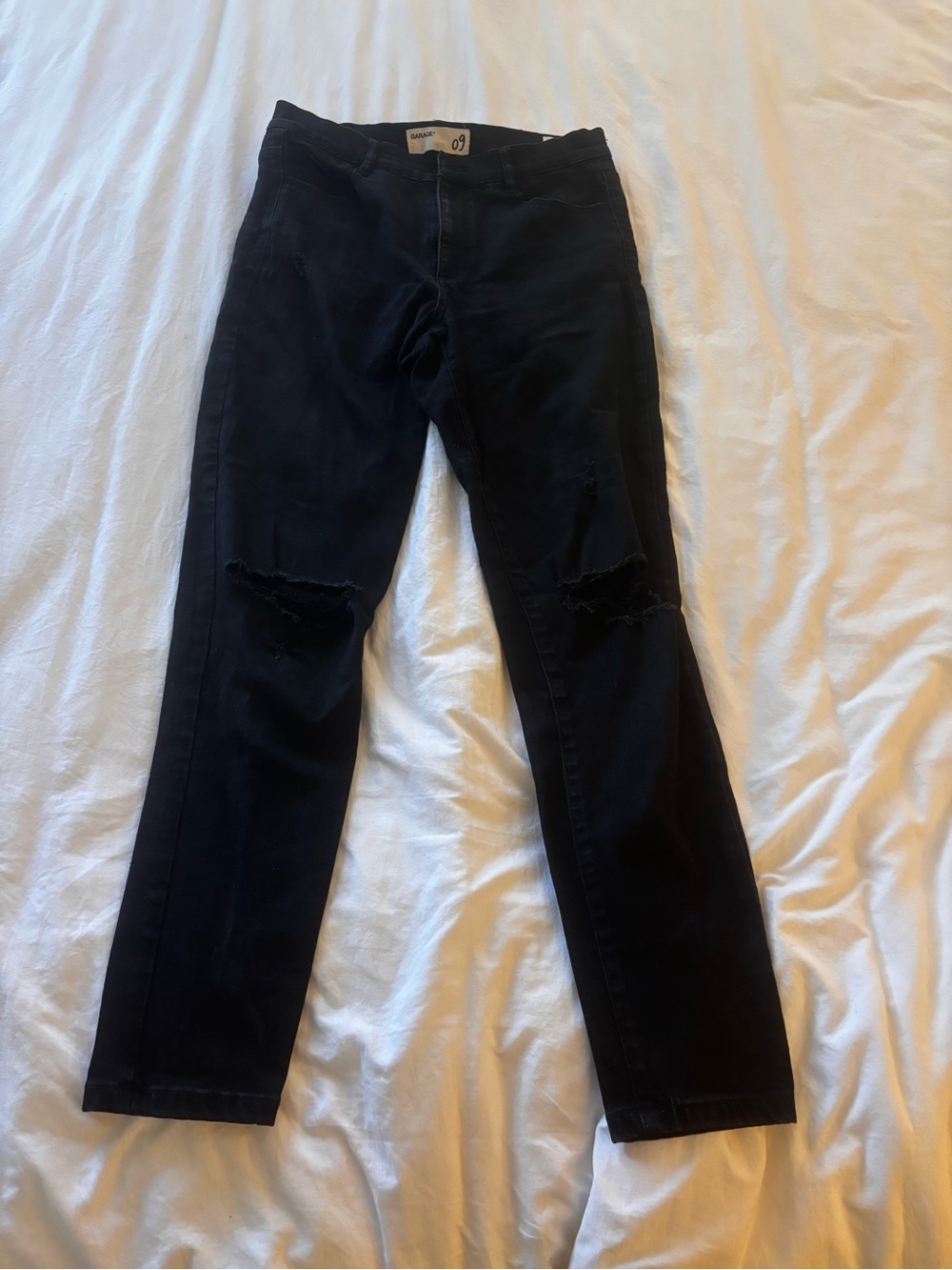 Garage Women’s Black Skinny Ripped Jeans Size 9
